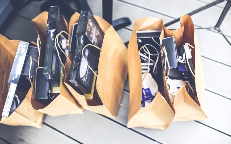 The Reasons Why Retail Businesses Love Bespoke Paper Bags
